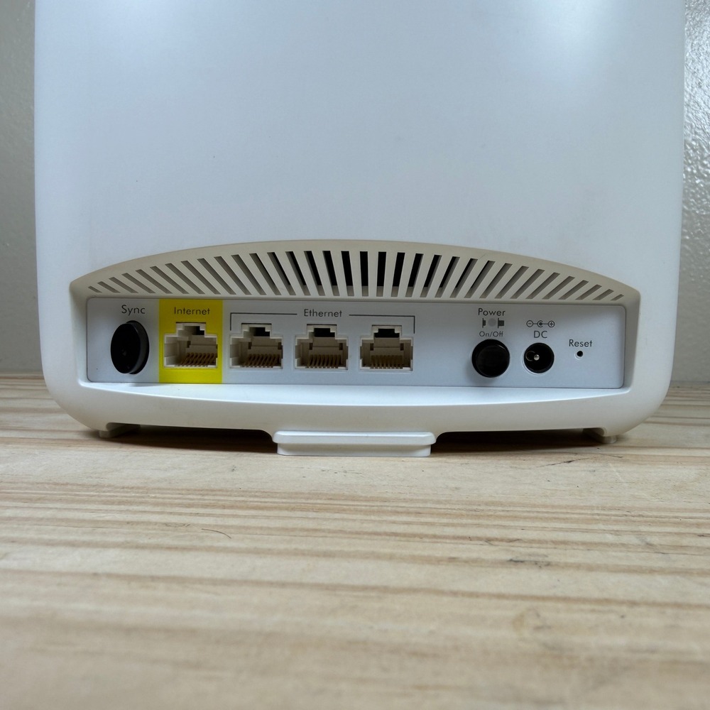 NETGEAR Orbi Router RBR50v2 White Home Mesh WiFi Tri-band AC3000 - Picture 5 of 7